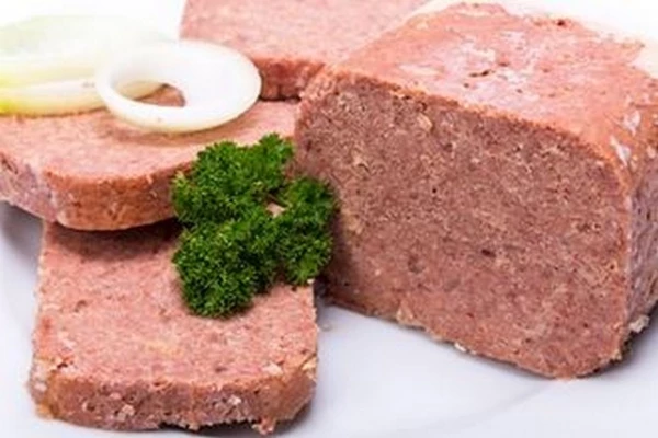 Precio de carne enlatada de Brasil cae modestamente a $4.849 por tonelada